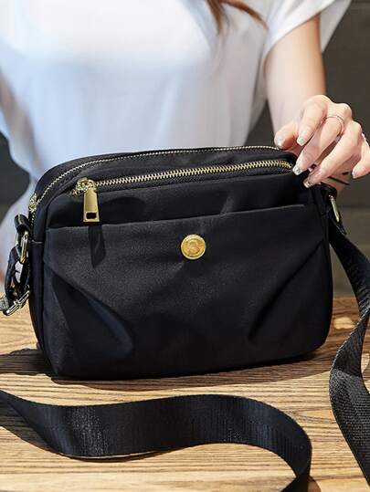 紐扣裝飾抽褶細節方包