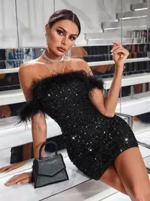 SHEIN x Carly Lawrence SHEIN BAE Vestido ajustado de hombros descubiertos ribete lanudo con lentejuelas