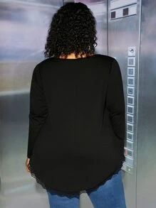 SHEIN CURVE+ Plus Lace Trim Curved Hem Tee - Black - View 3