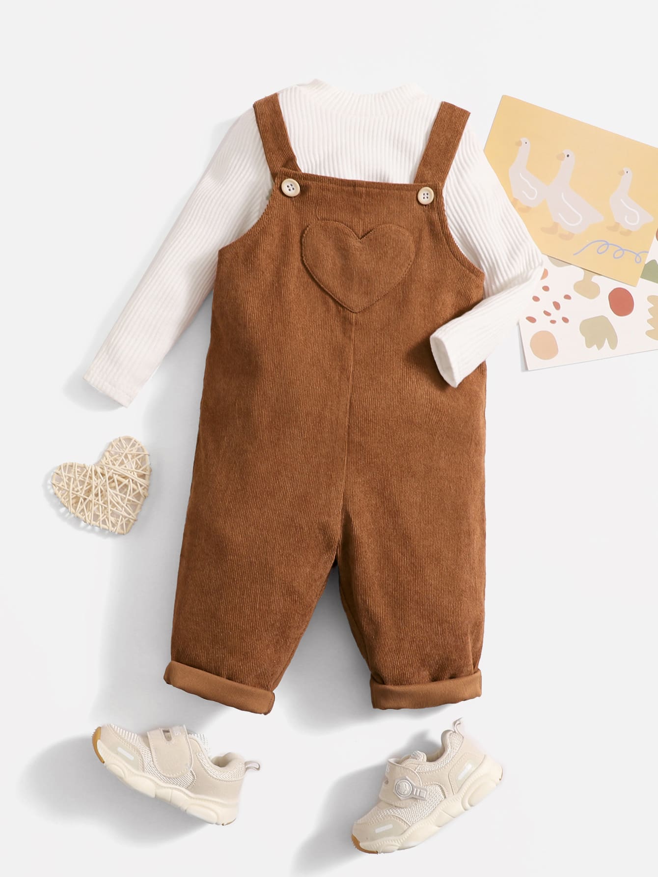 SHEIN 嬰兒愛心貼布背帶連身褲不帶T恤 - 棕色 - 查看 1