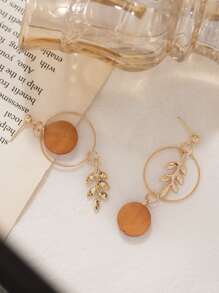 Leaf Decor Earrings - Yellow Gold - View 2