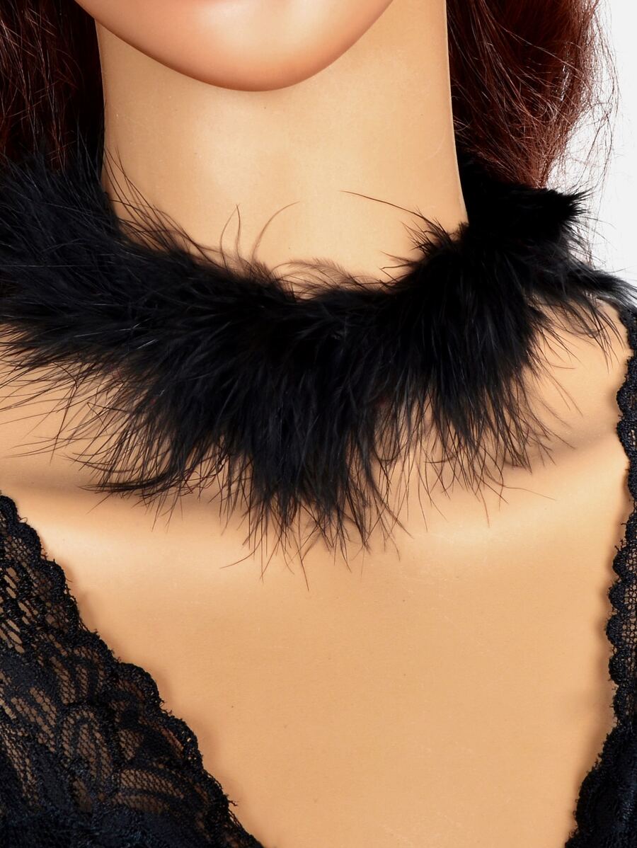 Feather Detail Necklace