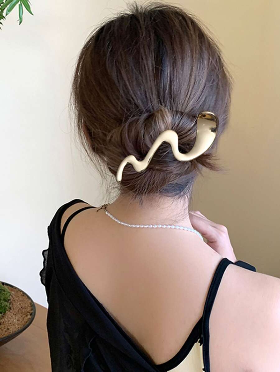 Wave Design Hair Clip - Gold - View 1
