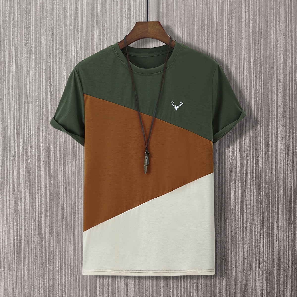 Men Colorblock Antler Embroidery Tee Without Necklace