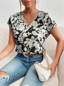 SHEIN LUNE 滿版印花V領襯衫 - 黑與白 - 查看 4