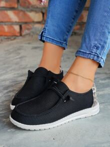 Slip-on deportivo negro con cordones y estampado de leopardo para mujer con detalle de cordones con estampado de leopardo en la parte delantera - Negro - Ver 5