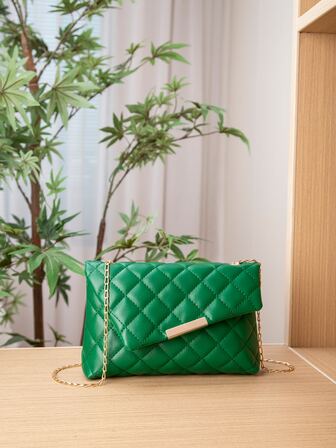 绗缝不对称翻盖方形包