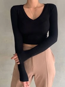 DAZY Áo thun crop top tay dài cổ chữ V trơn - màu đen - Xem 1