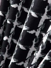 Manfinity Hombres Camiseta con estampado de cuadros de cuello alto - Blanco y Negro - Ver 4