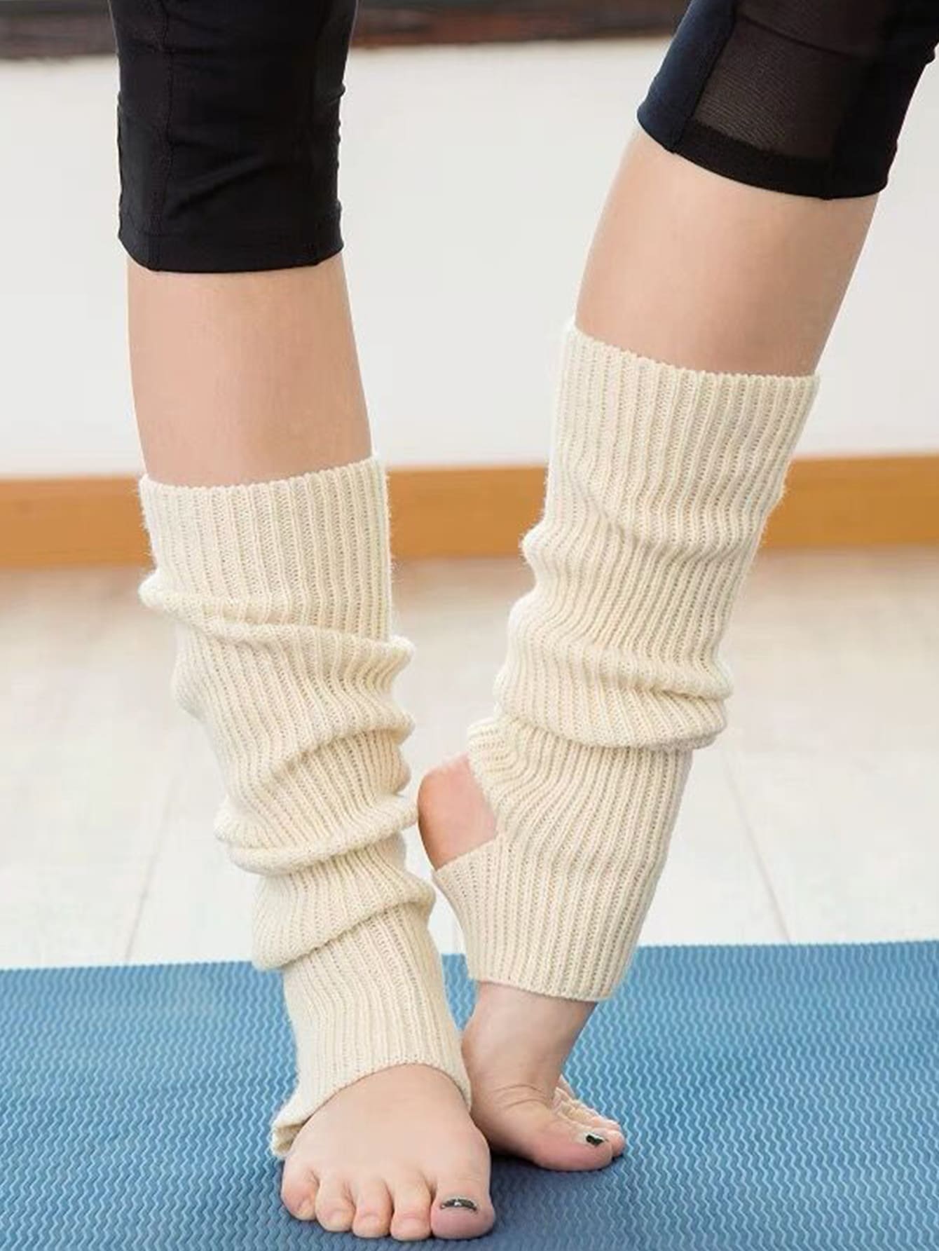 1pair Solid White Leg Warmer SHEIN USA