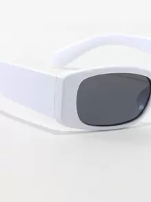 1副矩形窄框太阳镜，适合街头风格、旅行、运动、驾驶、节日、海滩、电子音乐节、郊游、夏季配饰、度假、家庭出游、高尔夫、徒步旅行、优雅着装、街头风格配饰、运动、派对、户外活动、钓鱼、假期等场合。 - 深灰色 - 查看 3