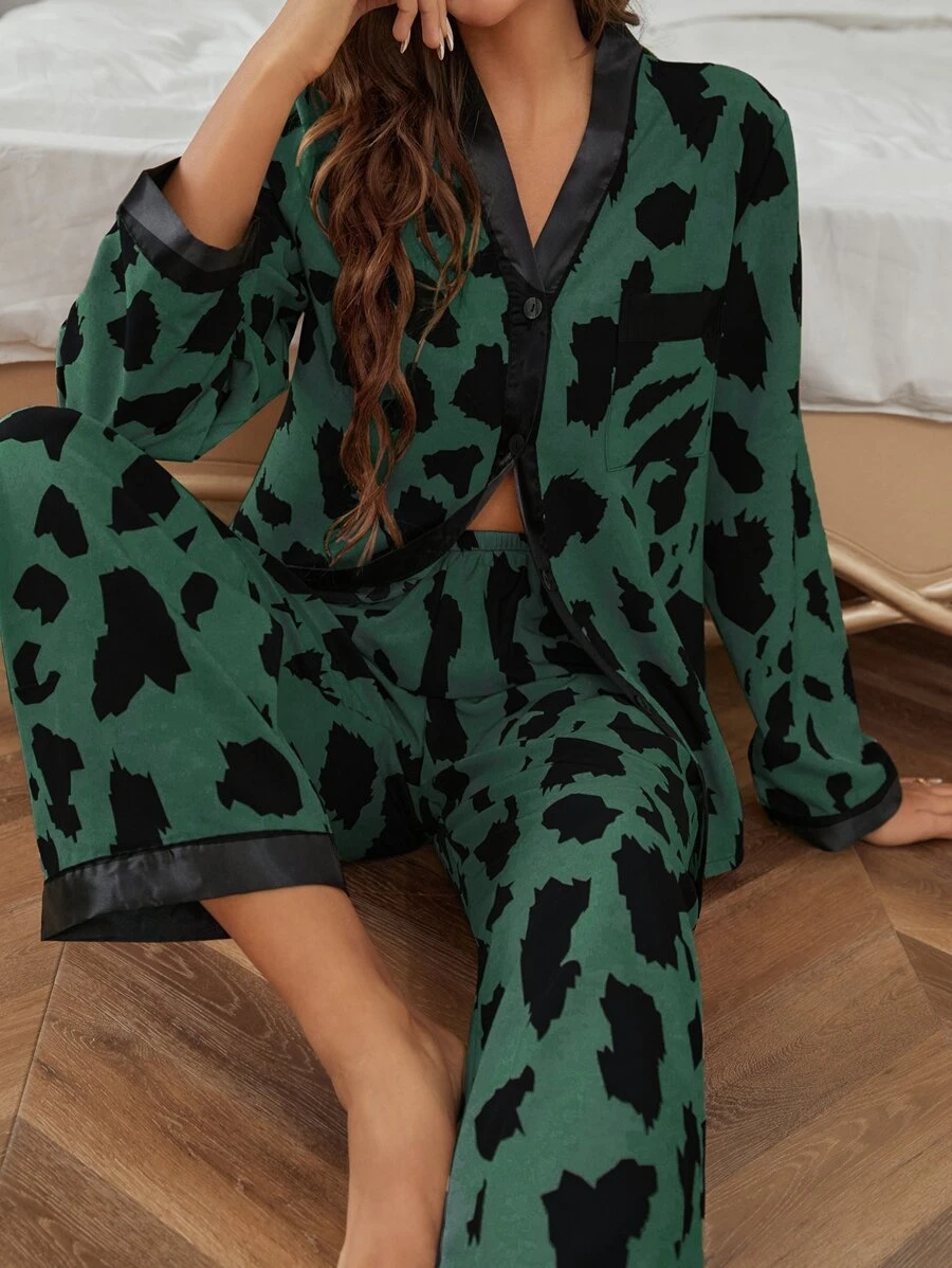 Conjunto de pijama con estampado total y ribete de contraste, ropa de otoño e invierno - Verde Oscuro - Ver 1