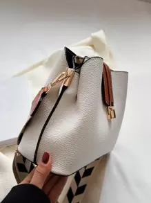 时尚百搭复古风斜挎包，小众设计，纯色简约轻巧，可调节肩带水桶包，几何肩带单肩包，适合上班、通勤、外出、约会、逛街、送礼。