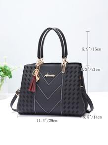 Túi đeo chéo họa tiết chữ trang trí tua rua, quà tặng Ngày của Mẹ cho Mẹ - màu đen - Xem 6