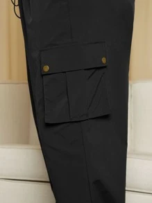 SHEIN SXY 大碼翻蓋口袋腰部抽繩工裝降落傘褲 - 黑色 - 查看 4