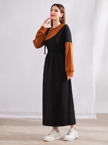 Mulvari Colourblock Drop Shoulder Buckle Strap Decor Split Hem Sweatshirt Dress - Black - View 5