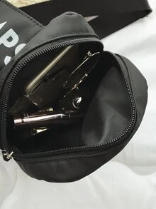 Nam Túi Sling Mini Đồ họa Chữ cái - màu đen - Xem 4