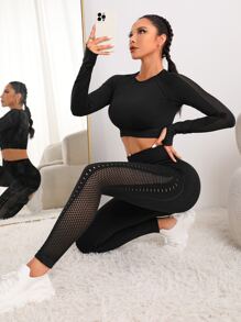 High Stretch Thumb Holes Crop Sports Tee With Leggings - Black - View 1