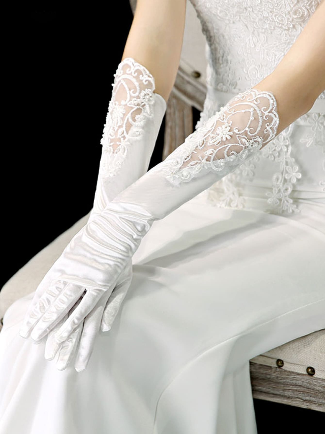1pc White Bridal Gloves, Long Quatrefoil Satin Lace Embroidered Wrist Cuff, Wedding Photoshoot Accessories, European Style Autumn Accessories - White - View 1