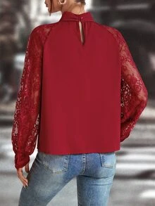 SHEIN LUNE Blusa con encaje en contraste de manga raglán de cuello con abertura de ojo - Burdeos - Ver 2