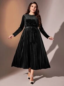 Modelyn 大碼珍珠串珠百褶下擺腰帶絲絨連衣裙 - 黑色 - 查看 5