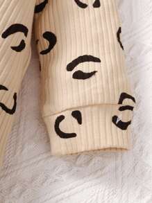 SHEIN Vintaside Kids Baby Girl Allover Print Ruffle Trim Jumpsuit & Headband