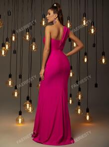 One-Shoulder Draped Evening Gown With High Slit - Elegant Formal Dress For Spring/Summer Events (Gala Dinners, Red Carpet, Weddings, Nightclubs)