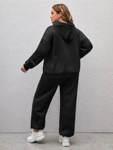 SHEIN EZwear 大碼字母圖案袋鼠口袋落肩袖抽繩連帽衫和運動褲 - 黑色 - 查看 2