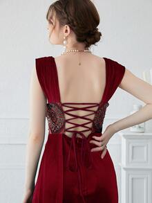 YISIKADO 亮片緊身上衣褶邊高衩絲絨正式連衣裙 - 酒紅色 - 查看 3