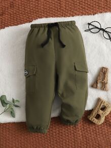 SHEIN 男嬰字母補丁細節翻蓋口袋腰部抽繩長褲 - 軍綠色 - 查看 1
