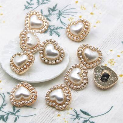 10入組人造珍珠裝飾愛心設計鈕扣