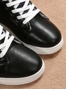 Heart & Letter Embroidery High Top Skate Shoes - Black - View 4