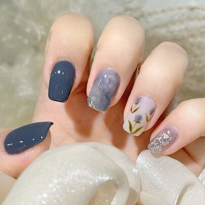 Trở nên quyến rũ hơn với 24 chiếc Dũa móng tay hình vuông cỡ trung bình màu xanh lam nhòe viền bạc có họa tiết hoa Móng tay giả & 1 dũa móng tay & 1 tờ băng dán móng tay Bấm vào móng tay Đồ dùng làm móng