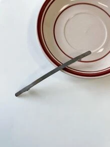 结实耐用的发夹，适合日常佩戴，打造女孩休闲街头风发型，可作发爪、发夹、发卡、发饰等，是学习用品和发饰的理想之选。