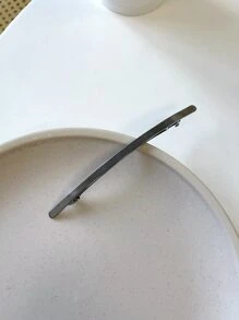 结实耐用的发夹，适合日常佩戴，打造女孩休闲街头风发型，可作发爪、发夹、发卡、发饰等，是学习用品和发饰的理想之选。