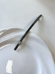 结实耐用的发夹，适合日常佩戴，打造女孩休闲街头风发型，可作发爪、发夹、发卡、发饰等，是学习用品和发饰的理想之选。