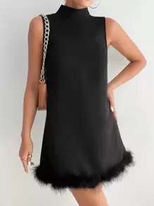 SHEIN PETITE 小高領毛茸邊背心連衣裙 - 黑色 - 查看 1