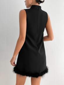 SHEIN PETITE 小高領毛茸邊背心連衣裙 - 黑色 - 查看 2