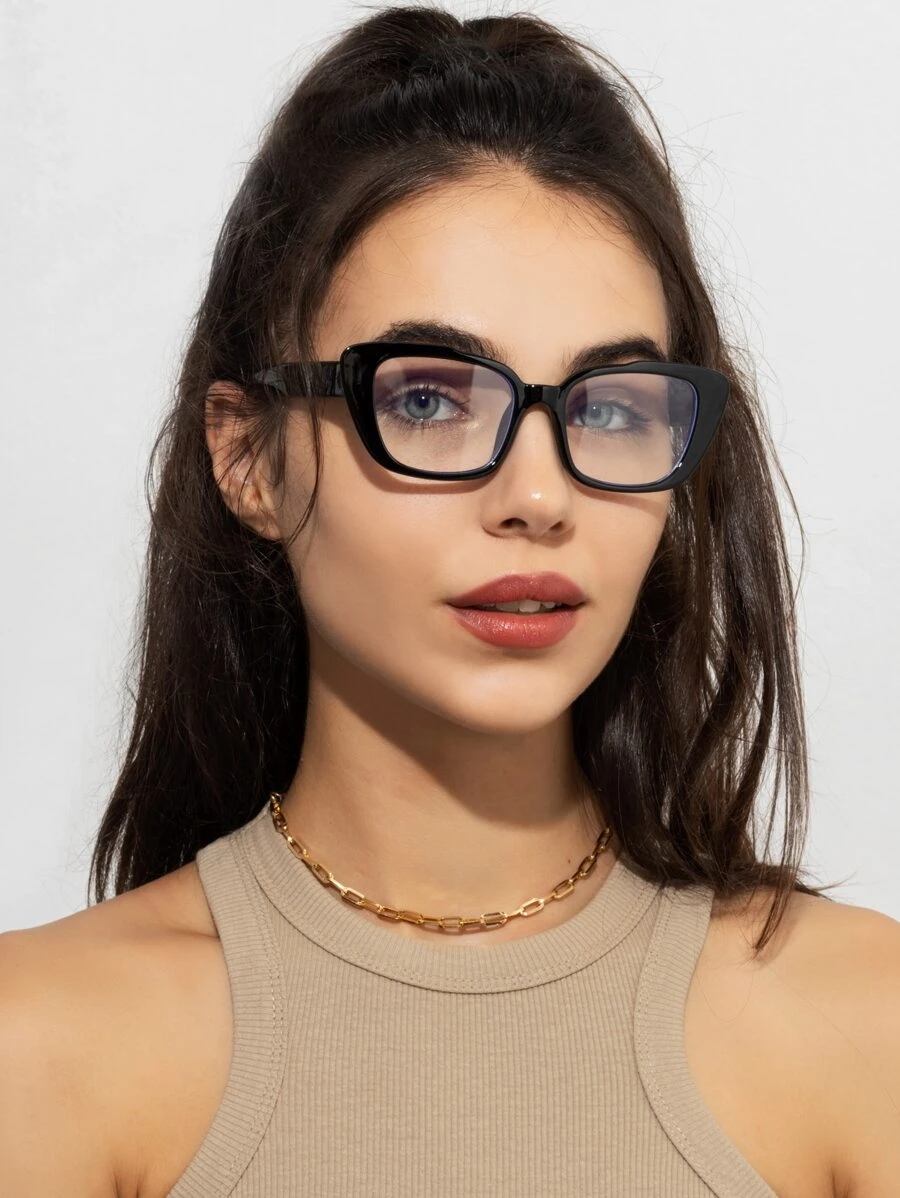 1 副塑料装饰时尚无度数眼镜，配眼镜盒