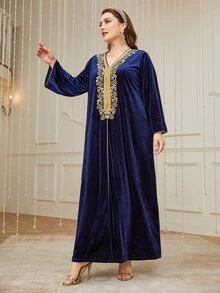 Al Najma Plus Guipure Lace Appliques Contrast Trim Velvet Dress - Navy Blue - View 5