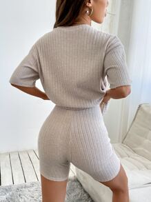 SHEIN PETITE 落肩T恤和騎行褲 - 杏色 - 查看 4