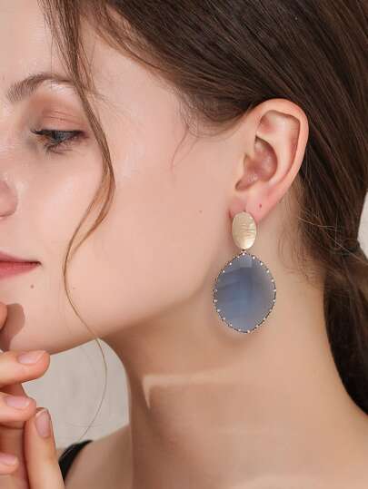 اقراط متدلي جغرافي