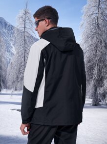 Manfinity Sport Corelite Men Colourblock Zipper Pocket Hooded Sports Jacket - Black - View 2