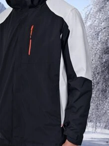 Manfinity Sport Corelite Men Colourblock Zipper Pocket Hooded Sports Jacket - Black - View 7