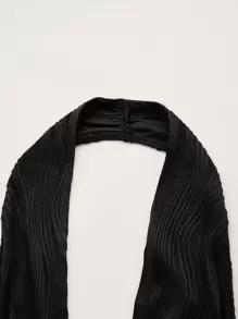 SHEIN ICON Solid Backless Crop Halter Y2k Top - Black - View 4