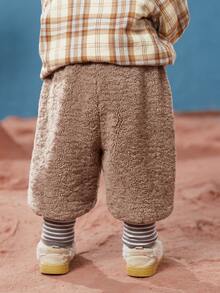 小男童字母刺繡絨毛長褲 - 摩卡棕 - 查看 2