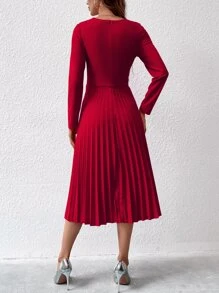 Chiquease 缺口领褶皱下摆连衣裙，适合新年衣服长款女装 - 紅色 - 查看 2
