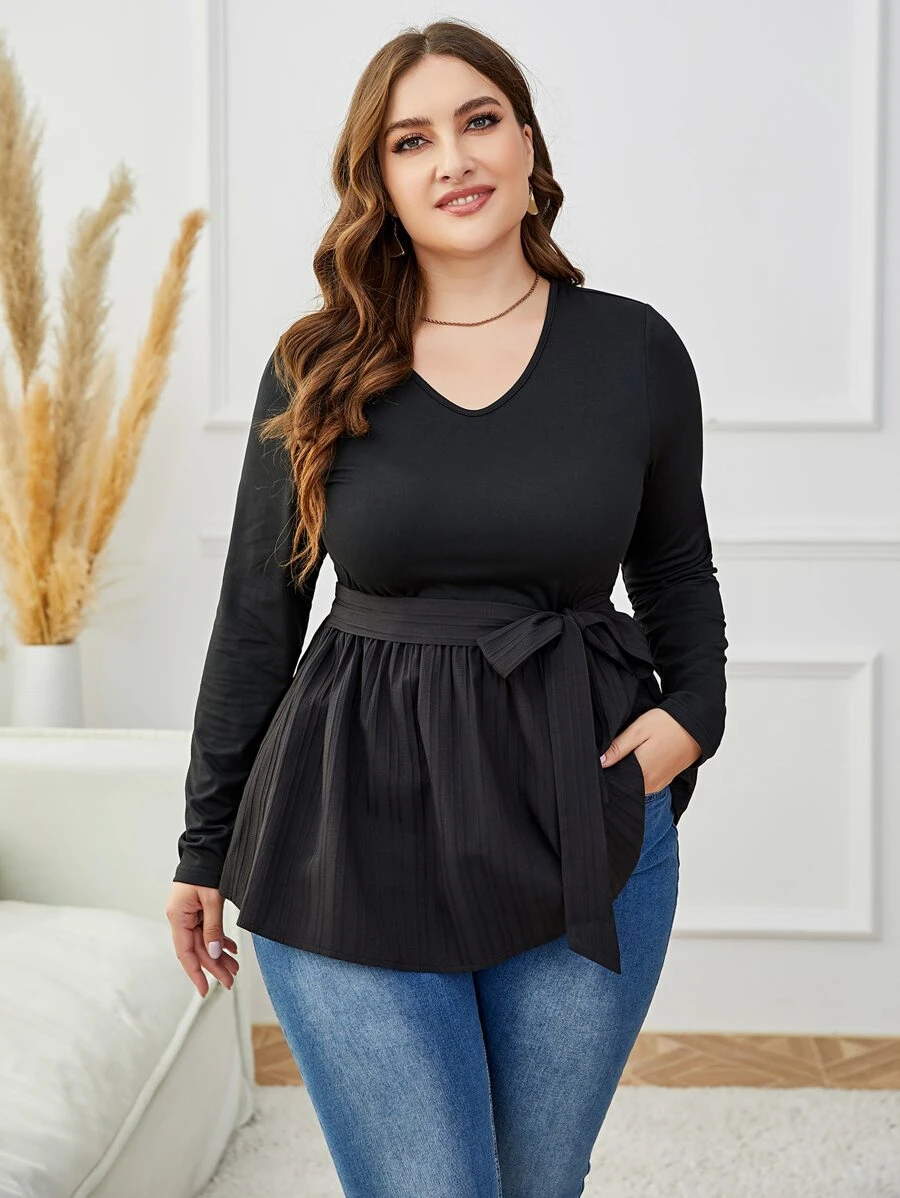 Mulvari Top tejido de canalé peplum con cinturón - Negro - Ver 1