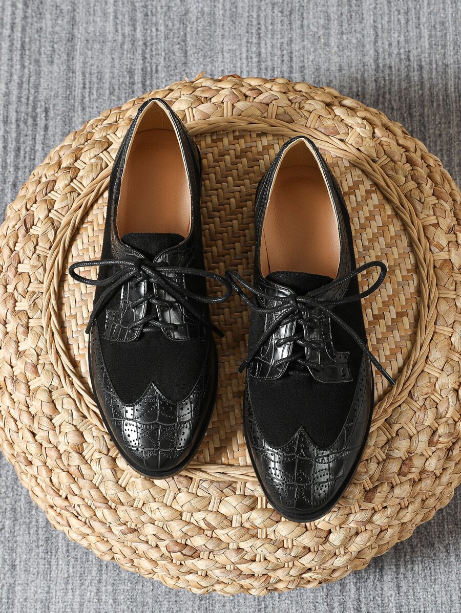 Crocodile Embossed Wingtip Detail Lace-up Front Oxford Shoes - Black - View 1