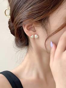 Rhinestone Heart Decor Stud Earrings - Yellow Gold - View 4